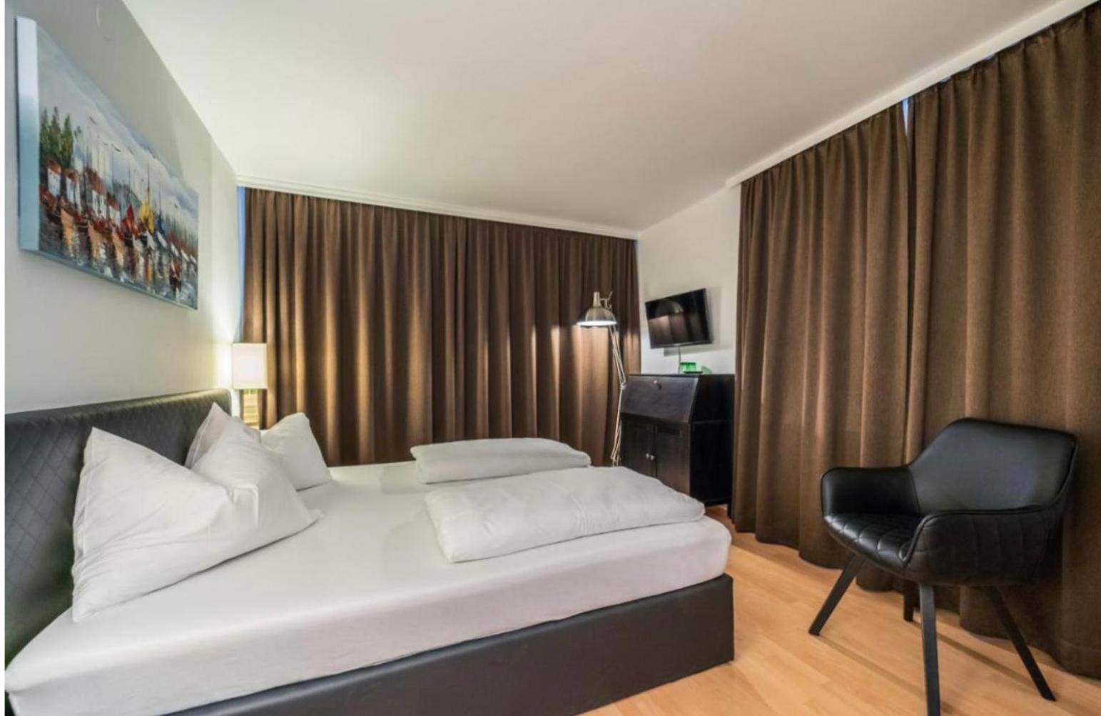 Hotel Berg Seekirchen am Wallersee Ngoại thất bức ảnh