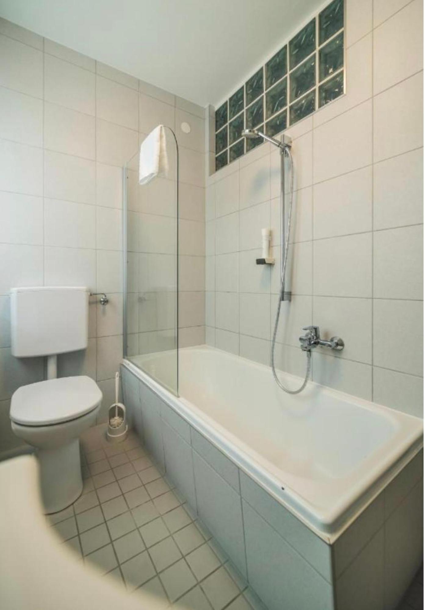 Hotel Berg Seekirchen am Wallersee Ngoại thất bức ảnh